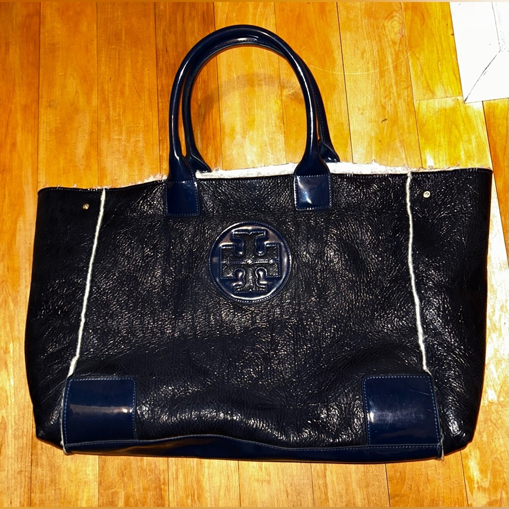 Tory Burch Ella Tote Large Patent Leather Shearling Lining Dark Blue